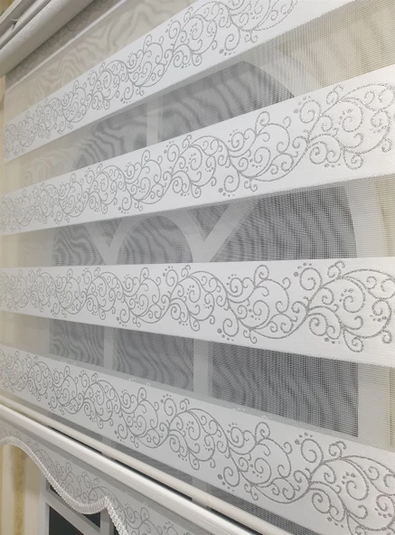Zebra Stor Perde Sarmaşık Desen Gümüş Simli  Etek Dilimli STB9300 V 01  Beyaz 160 x 200
