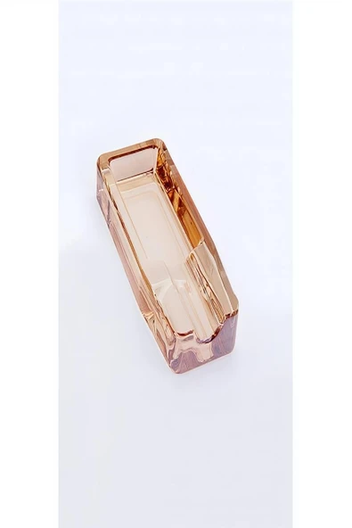 Parmida Kristal Küllük