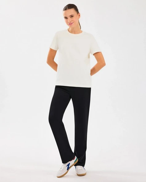 Skechers S2510029-102 W Essential Crewneck Kadın Spor Tişört - Resim 3