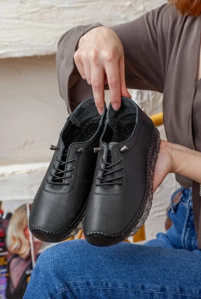 Ayakdaş Hakiki Deri Ortopedik Üstü Saraç Detaylı Kadın Babet Ayakkabı ürün görseli