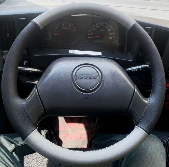 DİKİŞLİ DİREKSİYON KILIFI GRİ DERİ SİYAH DERİ SİYAH DİKİŞLİ ISUZU NPR İCİN ürün görseli