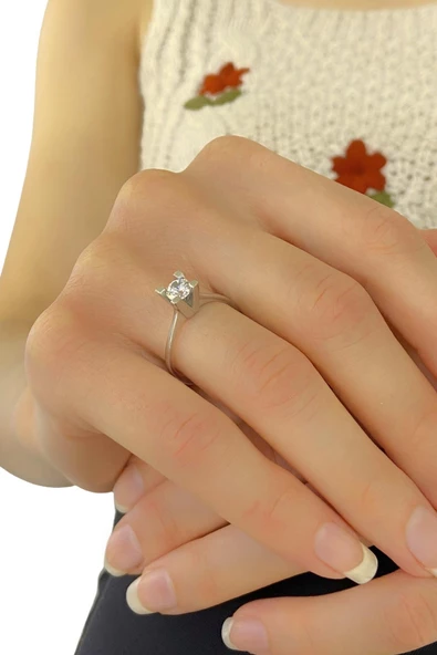 8 Ayar Beyaz Altın Sade Klasik Tektaş Yüzük - Resim 2