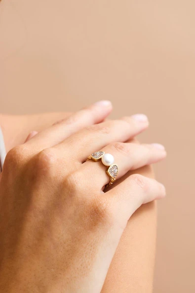 7,5 mm Üçgen Modeli Baget Taşlı Doğal İnci Yüzük