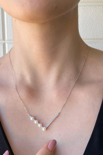 5,5 mm Dört Doğal İncili Zirkon Taşlı Kolye ürün görseli