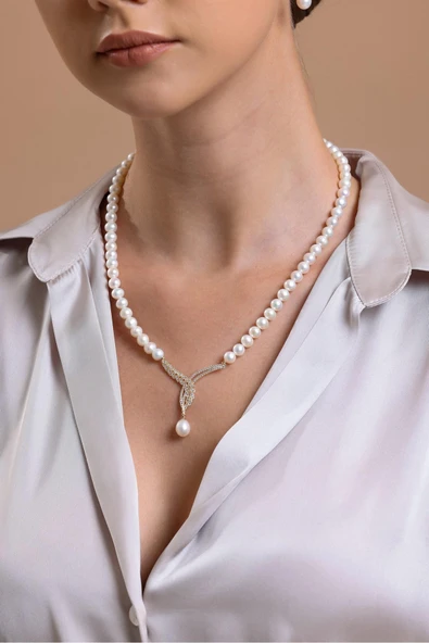 6,5 mm Yaprak Detay Taşlı Doğal İnci Kolye