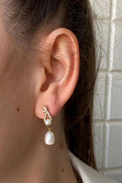 9,5 mm Zirkon Taşlı Doğal İnci Sallantılı Küpe ürün görseli 1