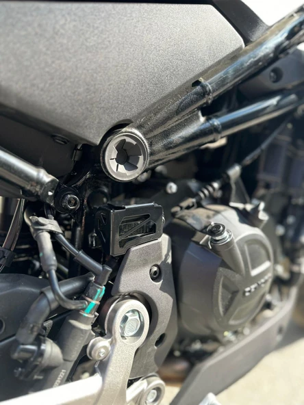 Cf Moto Nk 450 Arka Fren Hidrolik Kutusu Koruma Siyah ürün görseli