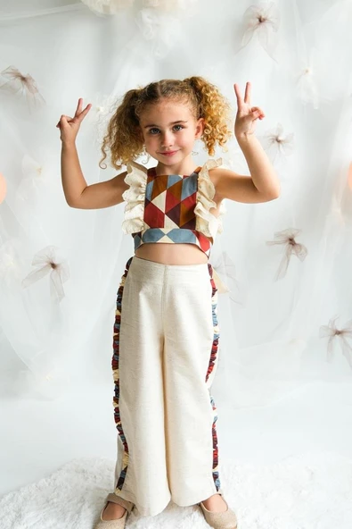 Kız Çocuk Bej Fırfırlı Pantalonlu Takım - 7