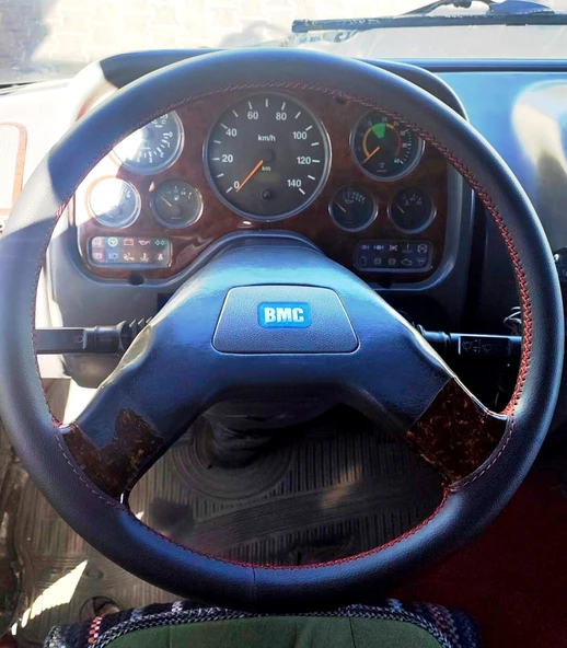 DİKİŞLİ DİREKSİYON KILIFI SİYAH DERİ KIRMIZI DİKİŞLİ BMC PRO FOTODAKİ DİREKSİYON İÇİN ürün görseli