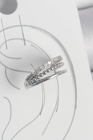 Pirinç Gümüş Renk Zirkon Taşlı 3'Lü Sıralı Model Kadın Kıkırdak Küpe - EBJ250522W34173 ürün görseli