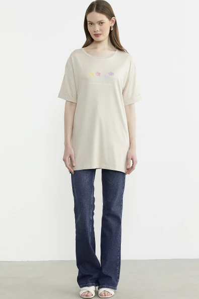 Çiçek Baskılı Bisiklet Yaka Tişört - Taş ürün görseli 1