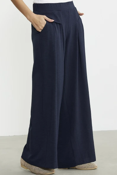 Volanlı Bol Kesim Krep Pantolon - Lacivert - Resim 5