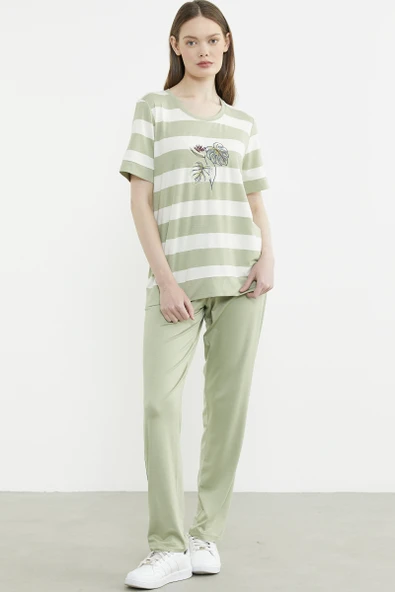 Rahat Kalıp Çizgili Pantolon Takım - Yeşil - Resim 4