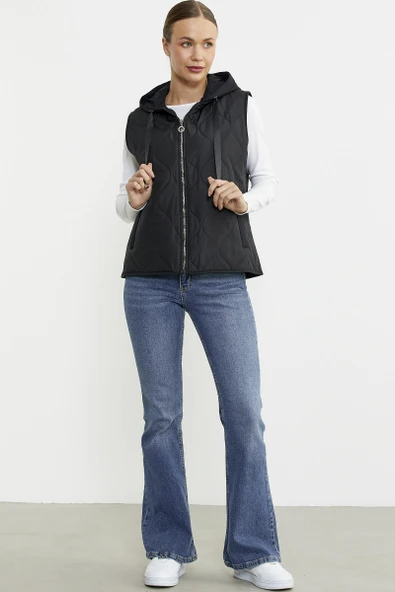 Kapitone Kapüşonlu Cepli Yelek - Siyah - 2