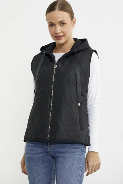 Kapitone Kapüşonlu Cepli Yelek - Siyah