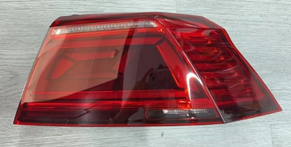 STOP LAMBASI DIS SAG R-LİNE PASSAT 2020> ürün görseli 1