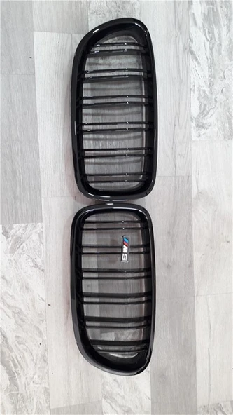 ÖN PANJUR BÖBREK SET PARLAK SİYAH M5  BMW F10/F11/F18 ürün görseli 1