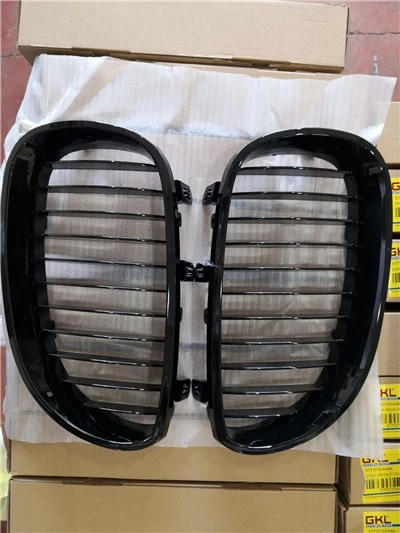 ÖN PANJUR BÖBREK PARLAK SİYAH SET BMW E60+LCİ 2004-2009 ürün görseli 1