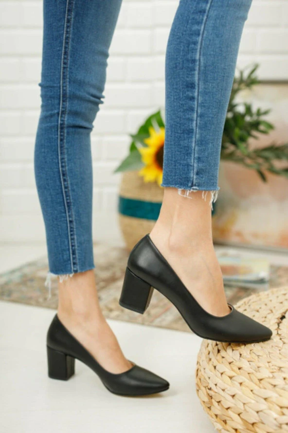 Merve BAŞ Siyah Cilt Kalın Topuklu Kadın Ayakkabı
