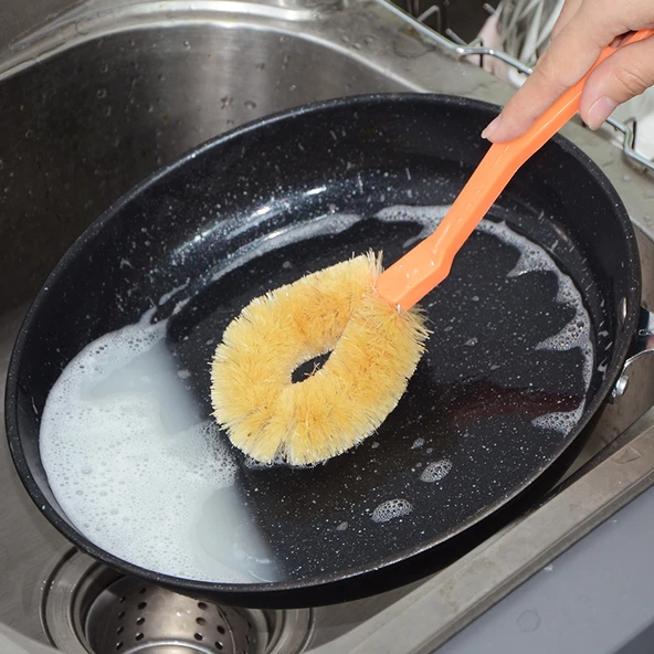 Yapışmaz Uzun Saplı Mutfak Temizleme Fırçası - 2 Adet Tencere Fırçası (Sıcak) - Resim 2