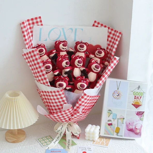 Çilek Ayıcık Peluş Buket - 5 Çilek Ayı + 5 Yapay Lale - 45x28cm - 9