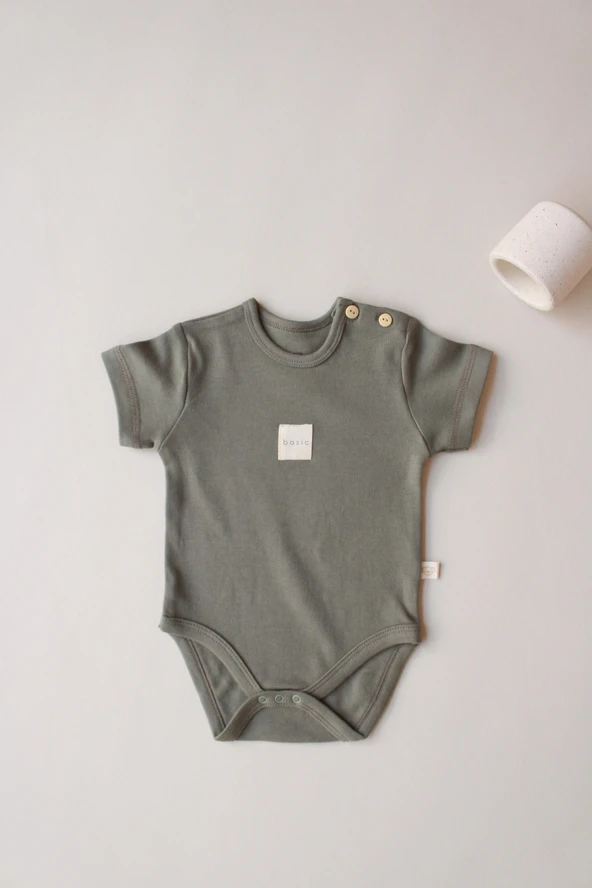 Haki Basic Etiketli Kısa Kollu Body