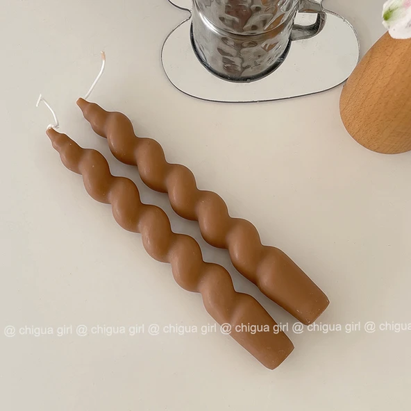 Fransız Retro Eskitme Şamdan - Mat Spiral Mum Kahverengi 2 Adet