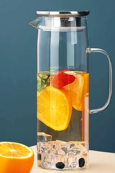 Tilbe Home Borosilikat Cam Sürahi 1800ml Isıya Dayanıklı Metal Kapaklı Filtreli Başucu Meşrubat Su Sürahisi