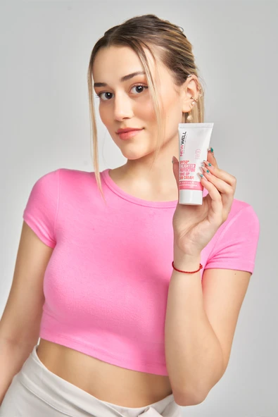 Ton Eşitleyici Yüksek Koruma Etkili Spf50+ Aydınlatıcı Pembe Yüz Güneş Kremi 50 ML - 4