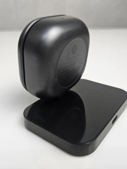 Kulaklık Şarj Standı - Samsung Buds2 Pro/Freebuds SE2 - Siyah ve Beyaz - 5