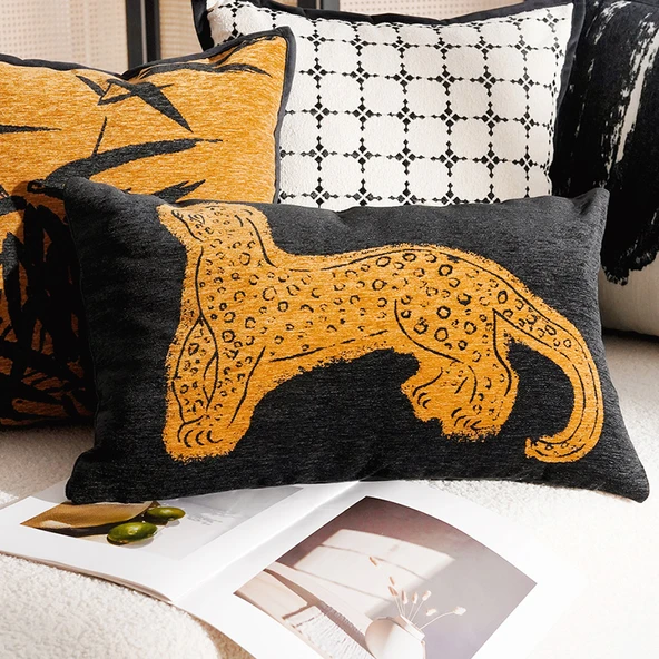 Siyah Leopar Desenli Kare Yastık Kılıfı 30x50cm - Sadece Yastık Kılıfı