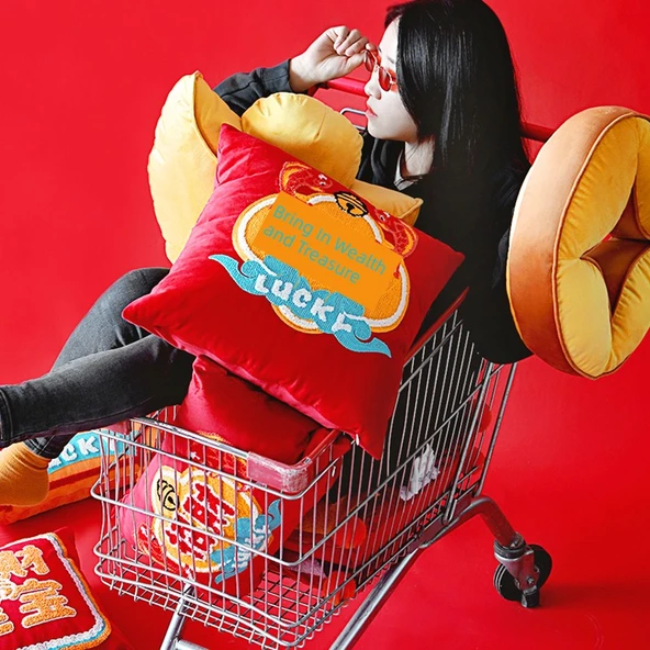 Çin Tarzı Düğün Yastık Kılıfı - Bakır Para Desenli 40x40cm - Yastık ve Kılıf Seti - Resim 2