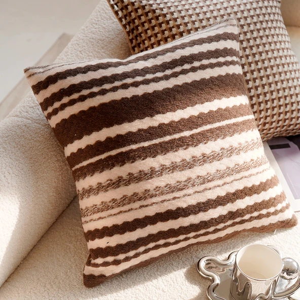 Kahverengi Keten Desenli Kare Yastık Kılıfı 45x45cm - Sadece Kılıf