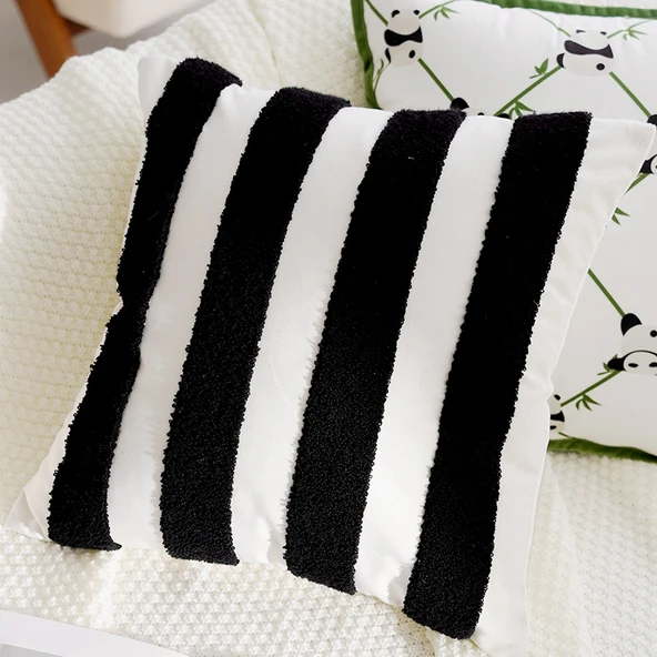 Sevimli Panda Çocuk Yastık Kılıfı - İşlemeli Siyah Çizgili 45x45 cm - Sadece Kılıf