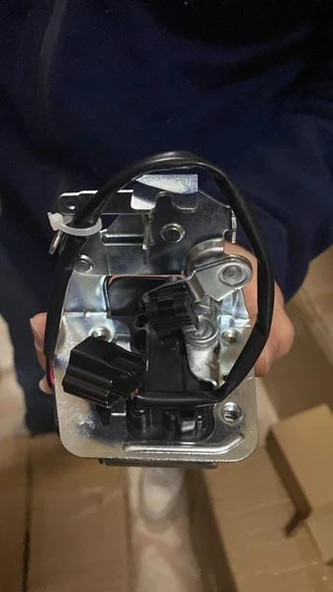 SÜRGÜLÜ KAPI KİLİDİ İÇ SAĞ R.MASTER 3 ürün görseli 1