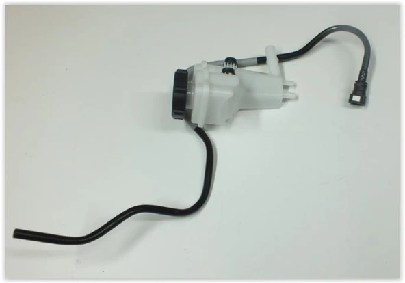 DİREKSİYON HİDROLİK YAĞ DEPOSU KAPAKLI BORULU FİLTRELİ FİESTA ürün görseli 1