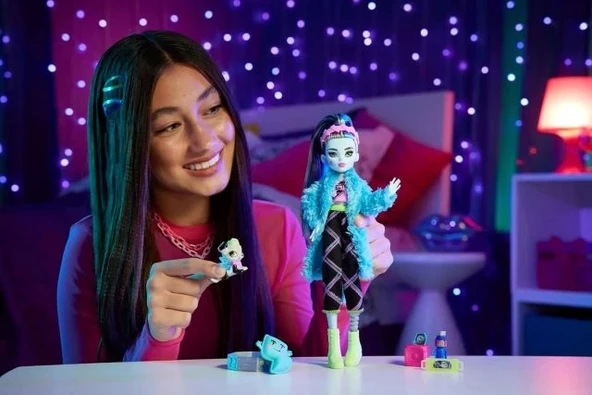 Monster High Creepover Parti Bebeği - 10