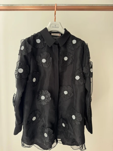 TAŞLI ÇİÇEK DETAYLI ORGANZE GÖMLEK - 3