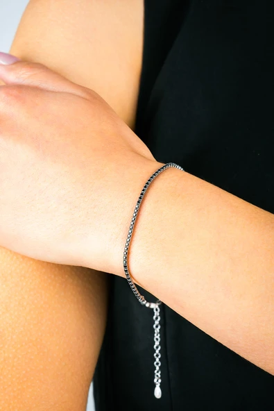 925 Ayar Gümüş Zirkon Taşlı Siyah Su Yolu Kadın Bileklik