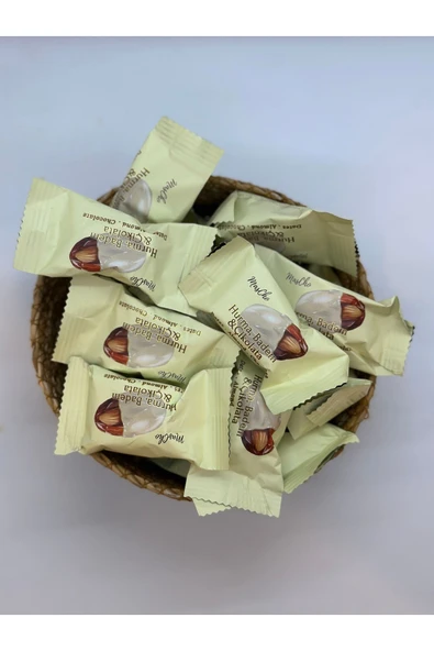 KÖKNAR BEYAZ ÇİKOLATA KAPLI BADEMLİ HURMA 500 GR