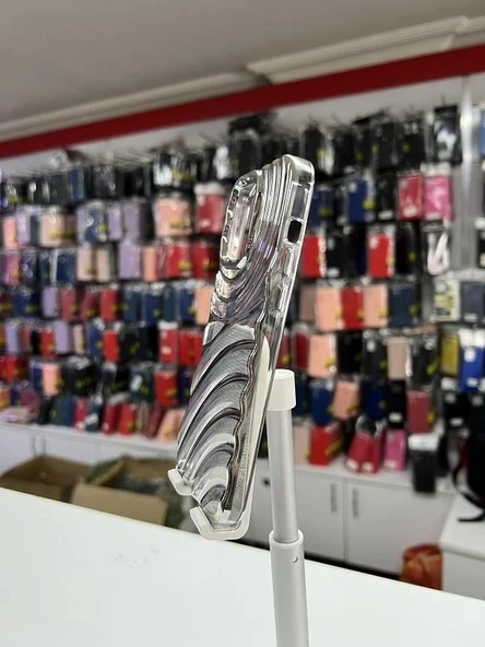 İphone 11 Ripples Krom Detaylı Darbeye Dayanıklı Silikon Kılıf - Resim 4