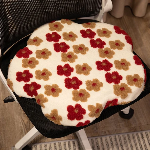 Çiçekli Kuzu Yünü Minder - Kırmızı Çiçekli - 50cm