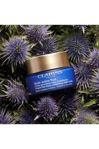 CLARİNS Normal Ve Kuru Ciltler İçin Yaşlanma Önleyen Canlandırıcı Gece Kremi- 50 ml