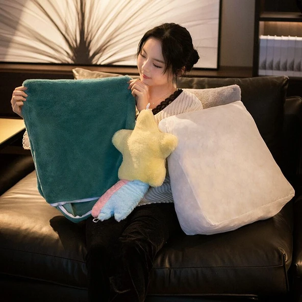 Üçgen Peluş Yastık - Mavi Roket - 45x20x42cm - Resim 12