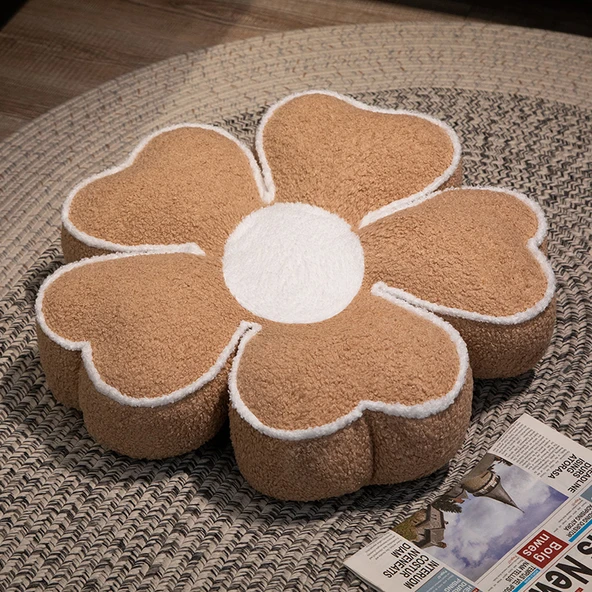Yonca Çiçeği Peluş Minder - Sütlü Çay Sakura - 50cm