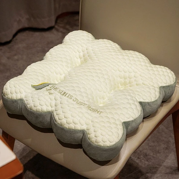 Geyik Desenli Peluş Minder - 38x38cm - 10