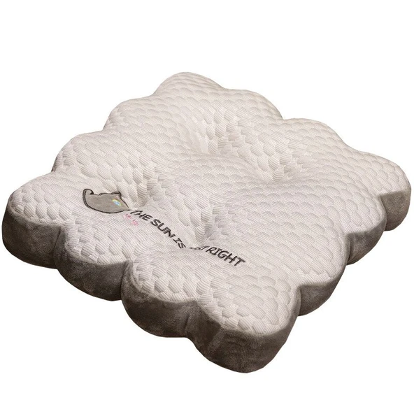 Geyik Desenli Peluş Minder - 38x38cm - 11