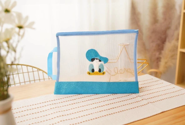 Çizgi Film Peluş Kimlik Kartı Tutucu - Mavi Yaşlı Ördek - 33.5x25cm