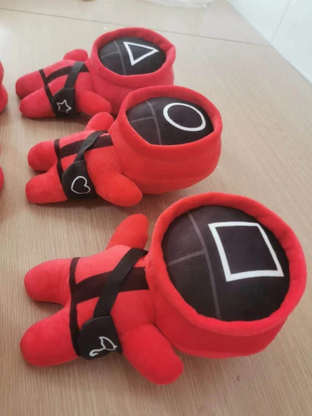 Squid Game Peluş Oyuncak Bebek - Üçgen İşlemeli 30cm - 3