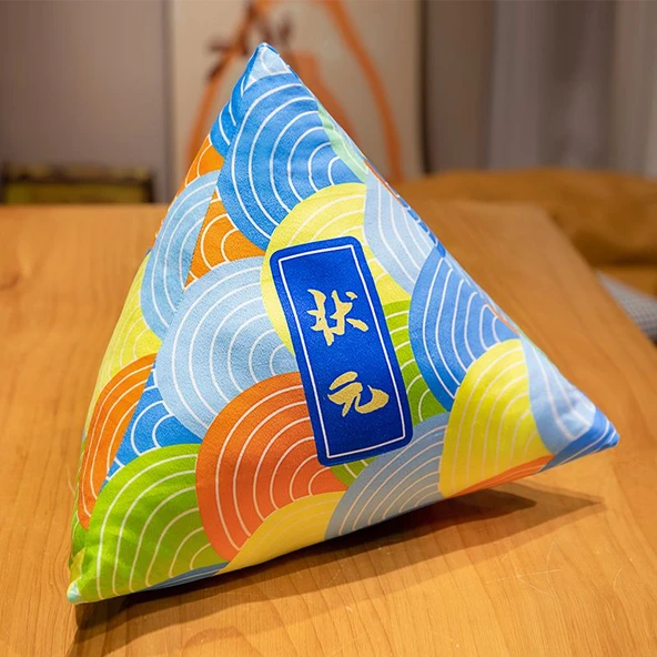 Renkli Şans Zongzi Peluş Yastık - Zhuangyuan 45cm